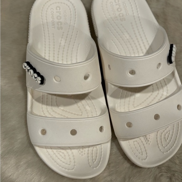 Women size 7 crocs slide sandals good condition used 3-4x - Picture 3 of 4